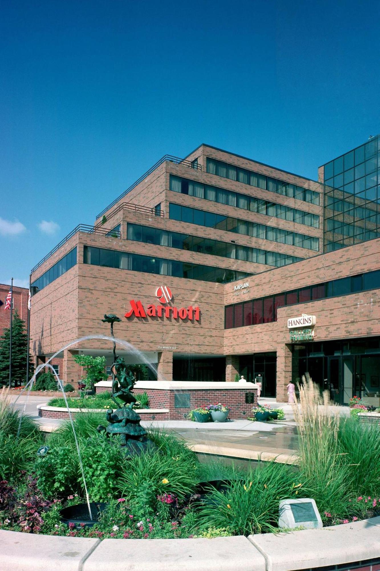 Marriott East Lansing At University Place Exterior foto